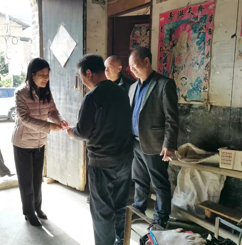 市國(guó)投公司：慰問(wèn)送真情 走訪暖人心